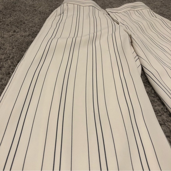 Banana Republic Wide Leg Crop Trousers - Picture 2 of 6